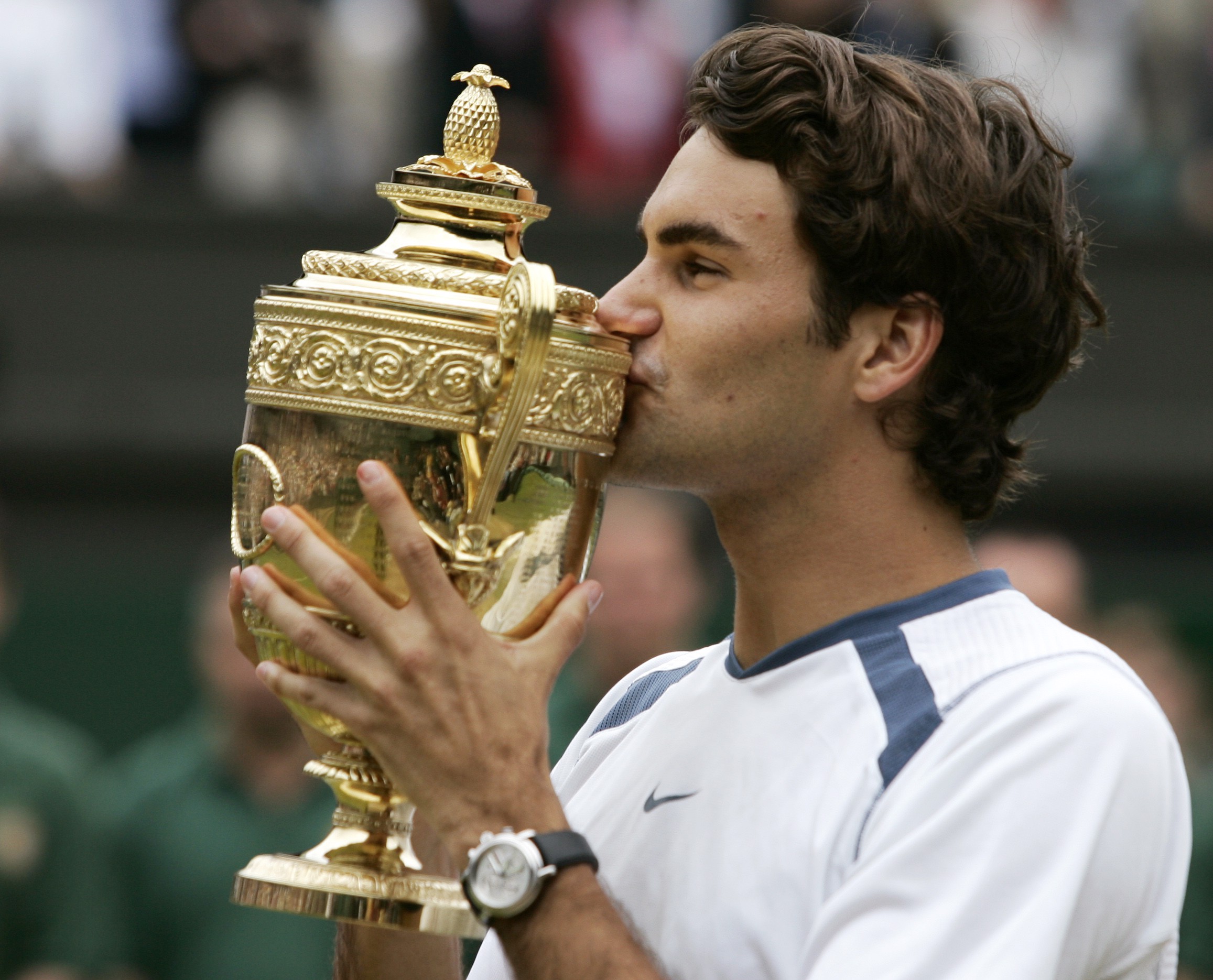 爱游戏APP下载-费德勒在尤文图斯比赛中锐不可当，锐不可当引发热议！-爱游戏APP下载